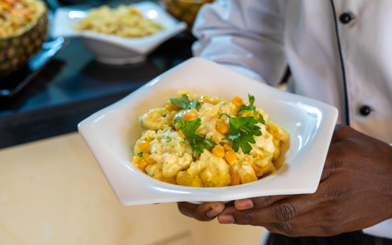 G.C Royal Hotel Accra Ngoại thất bức ảnh